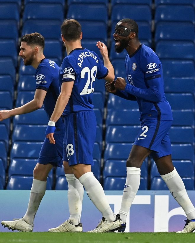 奥比岛手游「暖冬夜」活动限时开启，苹果主题时装&家具上线！