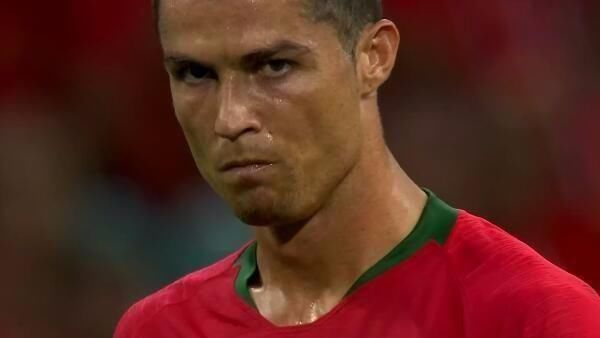 曾凡博外线冲抢篮板 篮下再起抛投得分