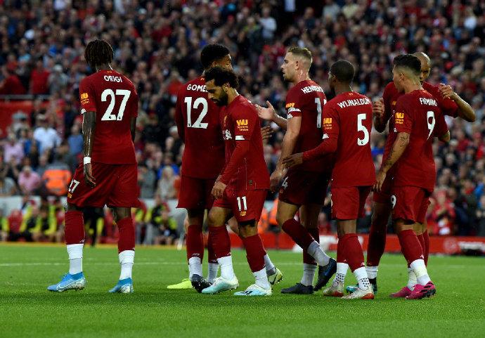 《颂钟长鸣》大型更新概览：新武器、装备与战斗系统